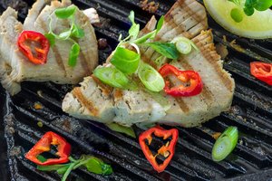 Ant grotelių keptas tuno kepsnys: viena taisyklė – ir rezultatas sužavės net išrankiausius