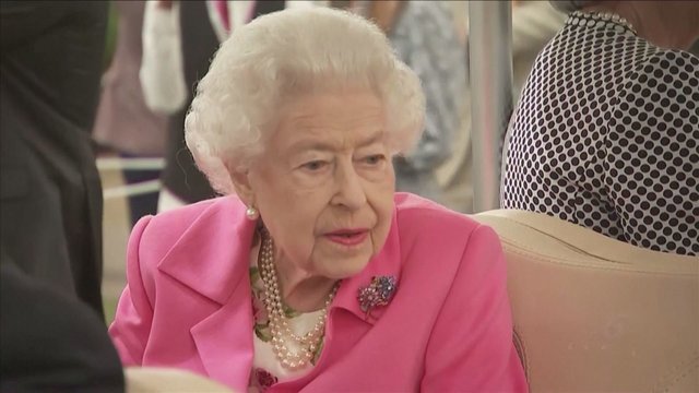 Dar vienas karalienės Elizabeth II pasirodymas viešumoje: dalyvavo gėlių šou