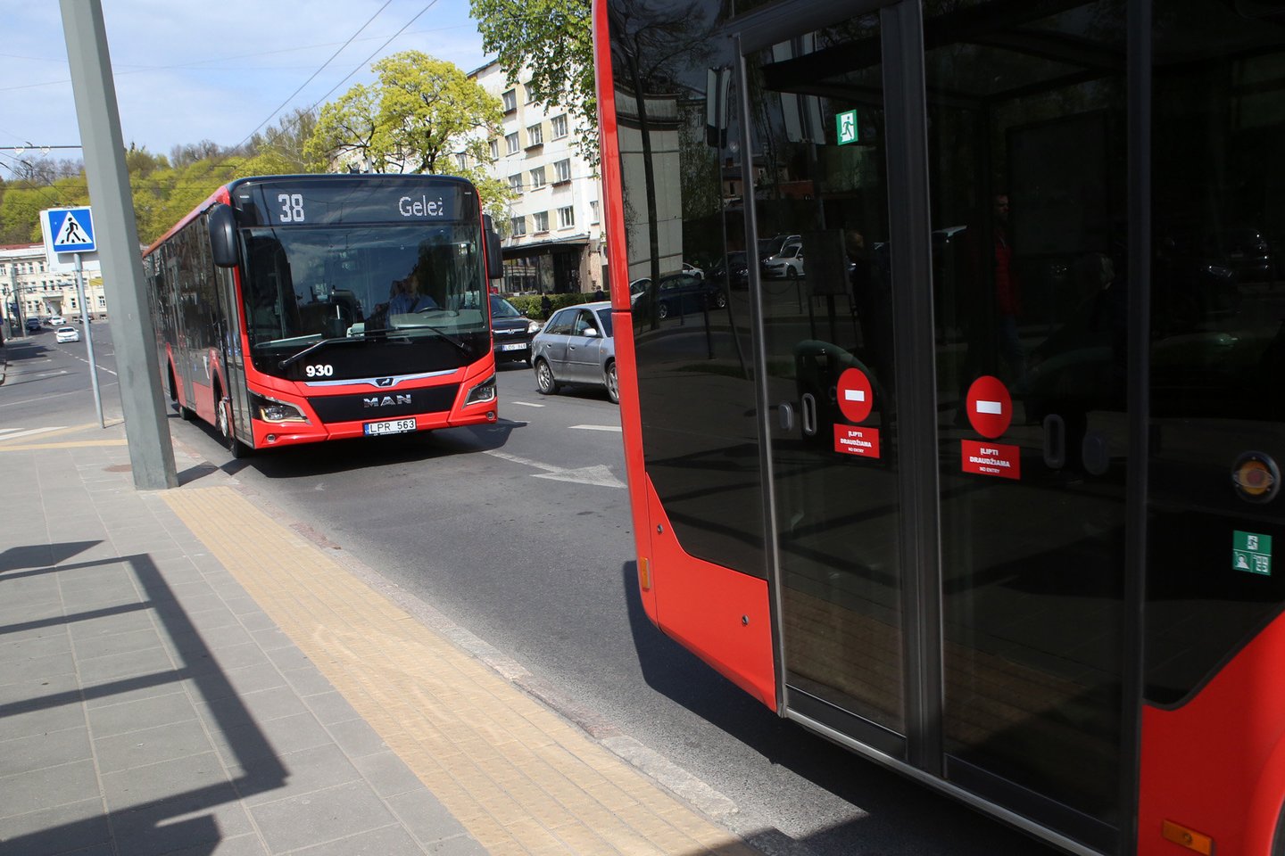 2022 m. gegužės 18 d. Vilniaus miesto savivaldybės taryba pritarė UAB „Vilniaus viešojo transporto“ teiktam siūlymui dėl naujų keleivių vežimo paslaugų įkainių.<br>M.Patašiaus nuotr.