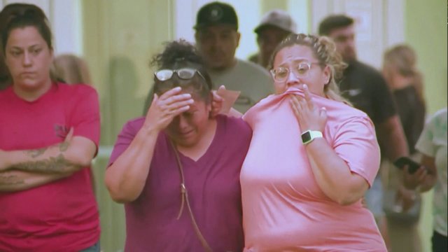 Po šiurpių šaudynių Teksase – tėvų nerimas: kelias valandas laukė žinių apie mokykloje buvusią 10-metę dukrą