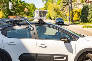 Vilniečiai gali išvysti automobilį su įranga ant stogo: ką jis veikia gatvėse?