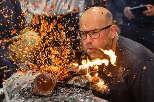 Stiklo menininkas Remigijus Kriukas: „Lietuvoje nebeliko vietos stiklapūčiams“ 