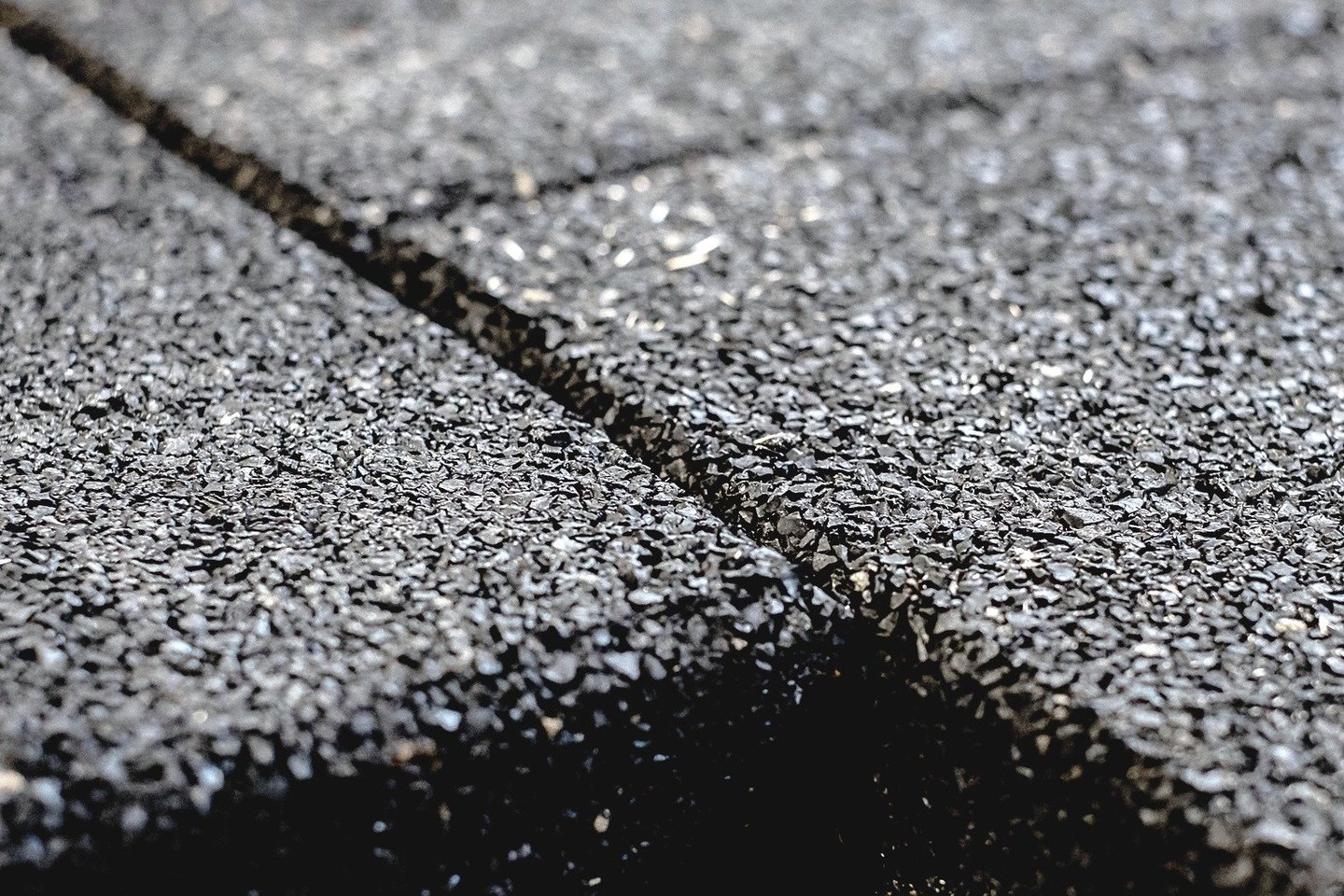 Guminiai kilimėliai naudojami sporto salėse, sporto aikštynuose, pramoninėse zonose.