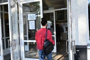 Brandos egzaminai grįš į įprastas vėžes: įvardijo ir naujas abiturientų pasirinkimų tendencijas