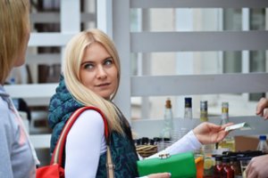 Nepatikėsite šiais sukčiavimo būdais: įvardijo, kuo patiki net patys skeptiškiausi lietuviai