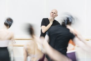 Baletų triptikas kviečia pamąstyti, kaip išbūti šiame laike