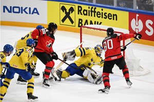 Švedijos ledo ritulininkų tragedija – pirmavo 3:0, tačiau kanadiečiai po vartininko keitimų išplėšė pergalę