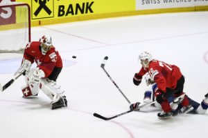 Apmaudus šveicarų žygis pasaulio čempionate: buvo pirmi, krito nuo ketvirtais į ketvirtfinalį patekusių JAV ledo ritulininkų