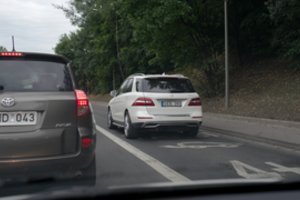 Įsidėmėkite: nuo birželio 1 d. atsiras dvi autobusų juostos – kas jomis galės važiuoti?