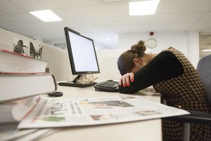 Statistiškai darbo užmokestis šiemet augo 14 proc., bet realiai – sumažėjo: paaiškino, kaip tai įvyko