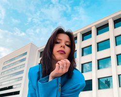 Debiutinę dainą pristatanti atlikėja Blu: „Tikiuosi, kad ji įkvėps vasarai“