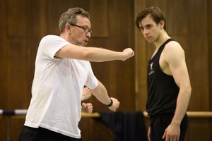 W. McGregoro baletas „Infra“ repetitoriaus A. Vereeckeno akimis: „Tai tarsi žvilgsnis į du langus ir dvi mažas istorijas už jų“