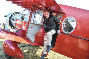 R. Paksas prisijaukino istorinį orlaivį: patraukė visos Europos aviacijos mėgėjų dėmesį