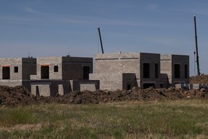 Jeigu turi už ką statyti  A++ klasės namą, turi ir už ką sumokėti visus mokesčius: žmonės nustėrę nuo kosminių jų sumų