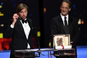 Įteikti Kanų kino festivalio prizai: Auksinė palmės šakelė atiteko švedo socialinei satyrai