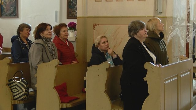 Šv. Mišios bažnyčioje skambėjo ukrainietiškai: šeimos, įsikūrusios Lietuvoje, jaučia ramybę, tačiau širdys ne čia