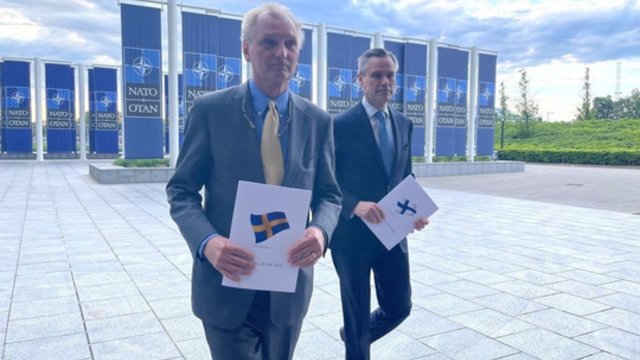 Suomija ir Švedija žada derėtis su Turkija dėl NATO narystės: į šalį žiūri, kaip į būsimą sąjungininkę