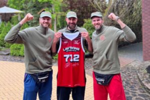 Jonas Valančiūnas įbėgs į aikštę brolių Lavrinovičių atsisveikinimo rungtynėse Vilniuje