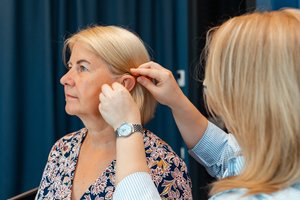 Spengimas ir ūžimas ausyse atgena pas specialistus: šios sveikatos problemos lietuviai neįvertina