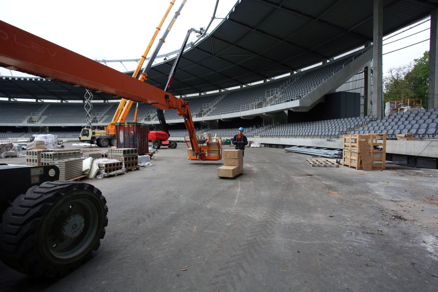  Darbus stadione tikimasi užbaigti liepos mėnesį. <br> M.Patašiaus nuotr.