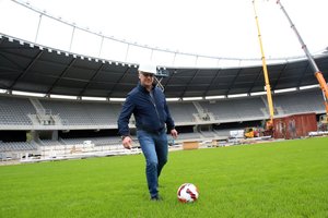 Kaune skaičiuojamos paskutinės savaitės – stadione statybininkus netrukus pakeis futbolininkai 