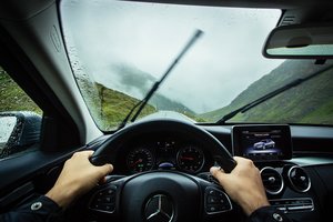 „Mercedes-Benz“ atsisveikina su mechaninėmis pavarų dėžėmis