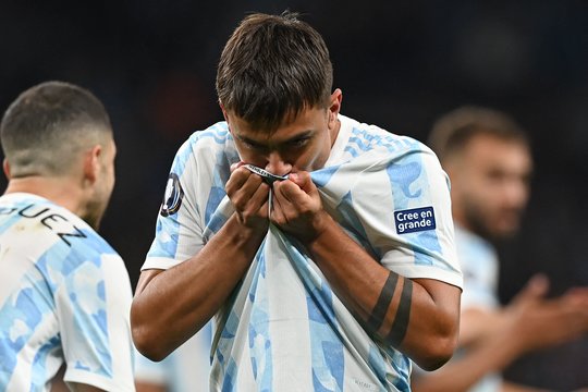 Su Argentina istorinę pergalę šventęs P. Dybala pasakė, kur nori tęsti karjerą