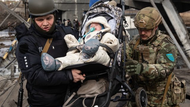 Pagalbos ieškančių ukrainiečių istorijos šokiruoja: panikos apimta gimdyvė negalėjo patikėti, kad laukiasi