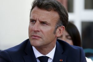 E. Macronas raginamas pagaliau surengti kelionę į Ukrainą