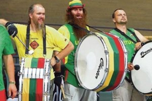 Atsisveikinimas su trenksmu: pilnos tribūnos ir Tomas Balaišis-Sėkla priešakyje