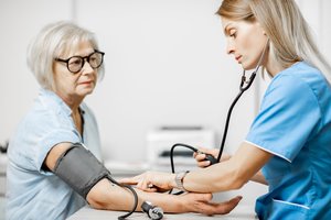 Kardiologė įvardijo, kaip valdyti kraujo spaudimą: turi neįprastą patarimą