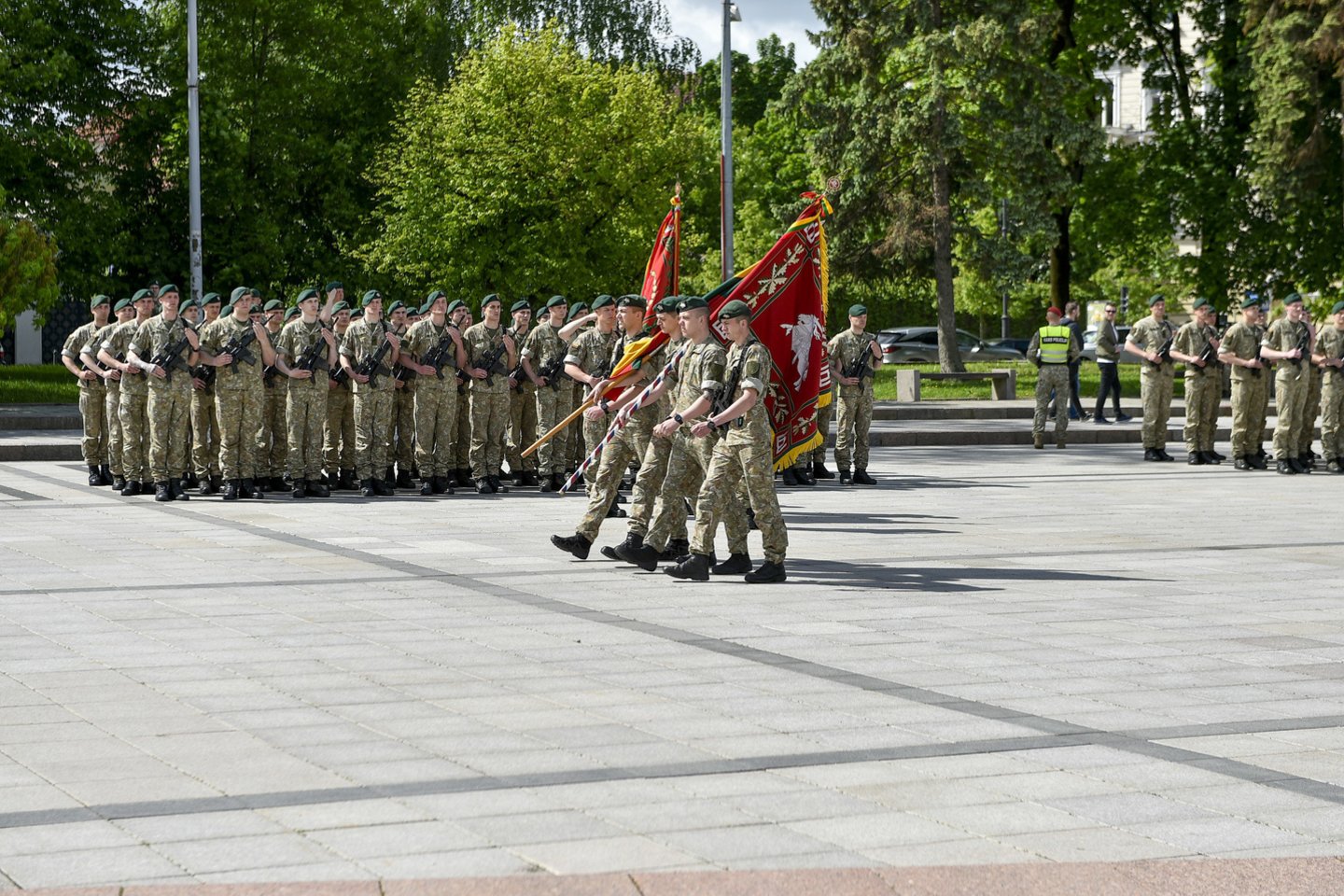  Lietuvos kariuomenės Mechanizuotoji pėstininkų brigada „Geležinio Vilko“ vardą gavo 1992 m. birželio 6 d.<br> V.Ščiavinsko nuotr.