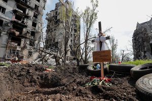 „Kaip ir bokse, kartais tu turi dėti žingsnius atgal“: paaiškino, kas iš tiesų vyksta Ukrainos rytuose