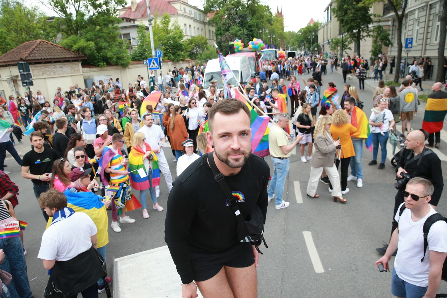 T. V. Raskevičius džiaugiasi įvykusiomis „Baltic Pride“ eitynėmis: meilė nugalės.<br>R.Danisevičiaus nuotr.