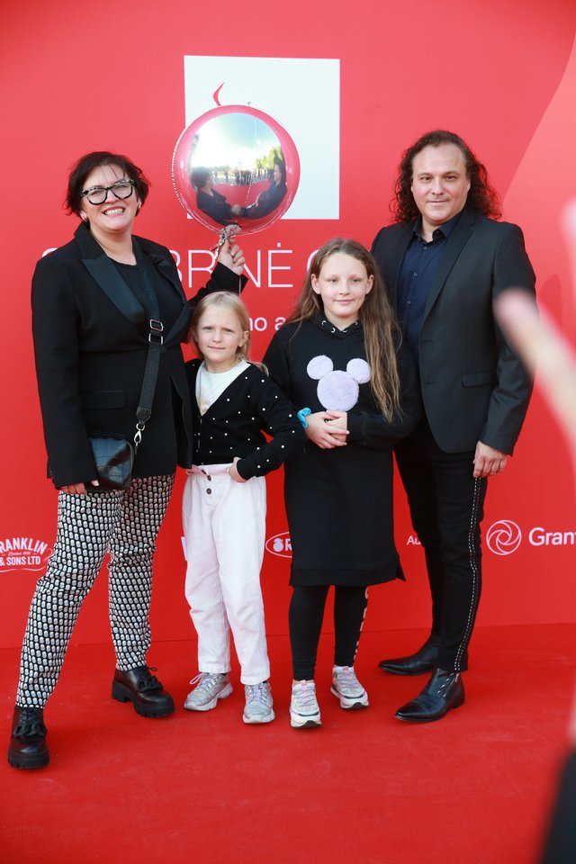 Jurga Klimaitė-Riebling su vyru Dirku ir dukromis Nikita bei Aurelie.<br>R.Danisevičiaus nuotr.