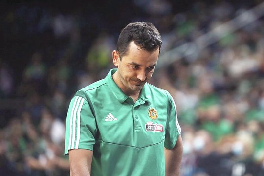 Skandalas Graikijoje: „pirtyje“ žaidusių „Panathinaikos“ krepšininkų treneris po mačo gaudė teisėjus