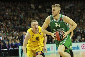 Šaro ir „braliuko“ keliai išsiskirs: „Barcelona“ latvis keliasi į kitą Ispanijos klubą