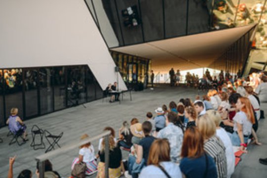 Turininga vasara MO muziejuje – kviečia į renginius terasoje