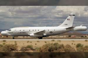 Itin slaptas JAV orlaivis atvyko ten, kur įprastai neskrenda – kokia to priežastis?