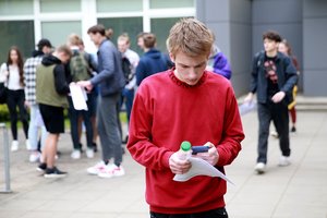 Pasitikrinkite: pateikia anglų kalbos brandos egzamino užduočių atsakymus