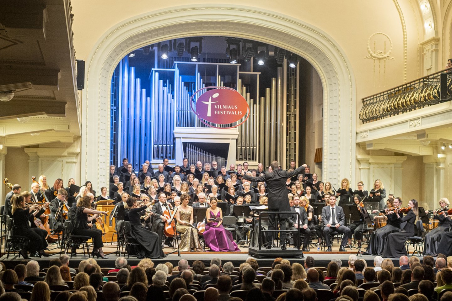 Birželio 4 d. Lietuvos nacionalinės filharmonijos Didžiojoje salėje įvyko Vilniaus festivalio pradžios koncertas „Muzikos viršūnių susitikimas Vilniuje“.<br>D.Matvejevo nuotr.