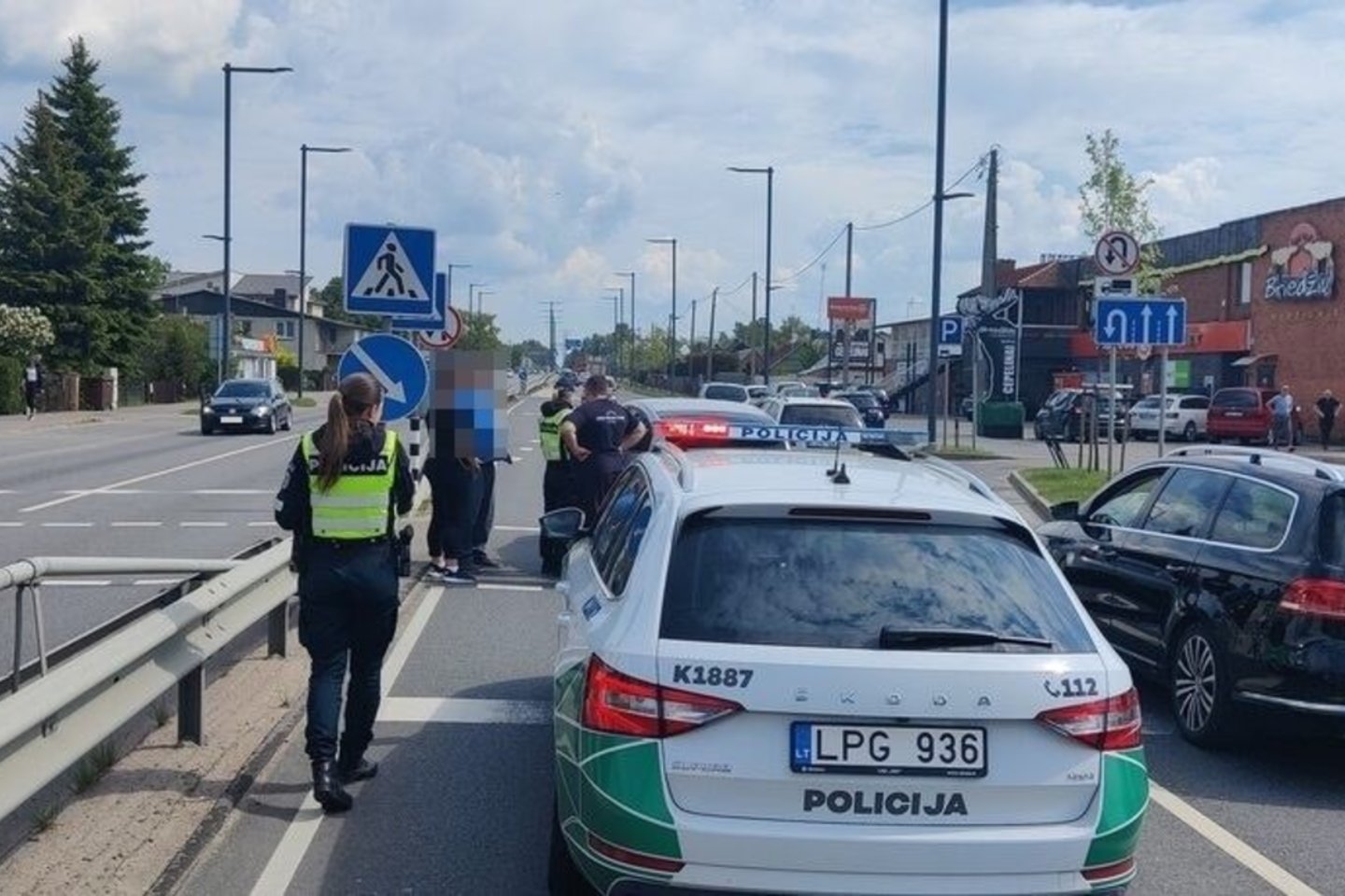 Kauno apskrities vyriausiojo policijos komisariato Kelių policijos skyriaus 1-ojo poskyrio pareigūnai, siekdami užtikrinti saugumą kelyje, praėjusią savaitę.<br>Pranešėjų spaudai nuotr.