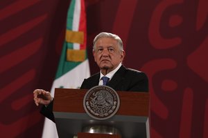 Meksikos lyderis sako nevyksiantis į regiono šalių viršūnių susitikimą JAV