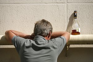 Lietuvoje vis daugiau žmonių pražudo ši alkoholio sukelta liga: miršta springdami krauju arba panyra į komą