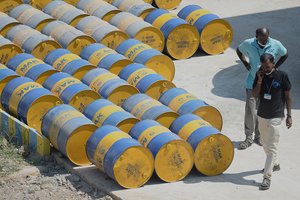 Indija ketina pirkti iš Rusijos dar daugiau naftos