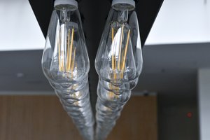 Paskaičiavo, kurie tiekėjai siūlo didžiausias ir mažiausias elektros kainas