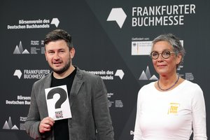 Rusijos teismas nurodė suimti rašytoją, kritikavusį karinius veiksmus Ukrainoje