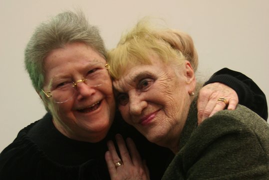 „Prisilietimas“ – „Erškėčių paukščiams“ nenusileidžiantis C. McCullough romanas