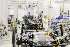 Nebegaudami kokybiškų paslaugų rusai niršta: nusprendė paduoti į teismą autogigantus