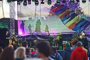 Neringa įvedė valandas, iki kada gali vykti naktiniai vakarėliai: verslininkai ir jaunimas ūžia